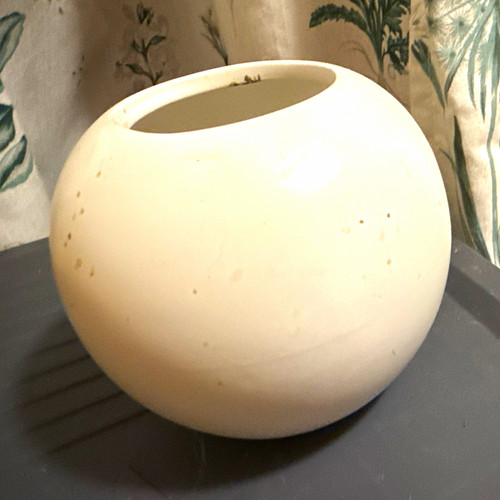 White ceramic round flower - white,
